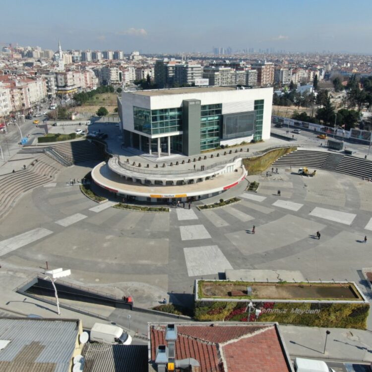 ZEYTİNBURNU 15 TEMMUZ MEYDANI