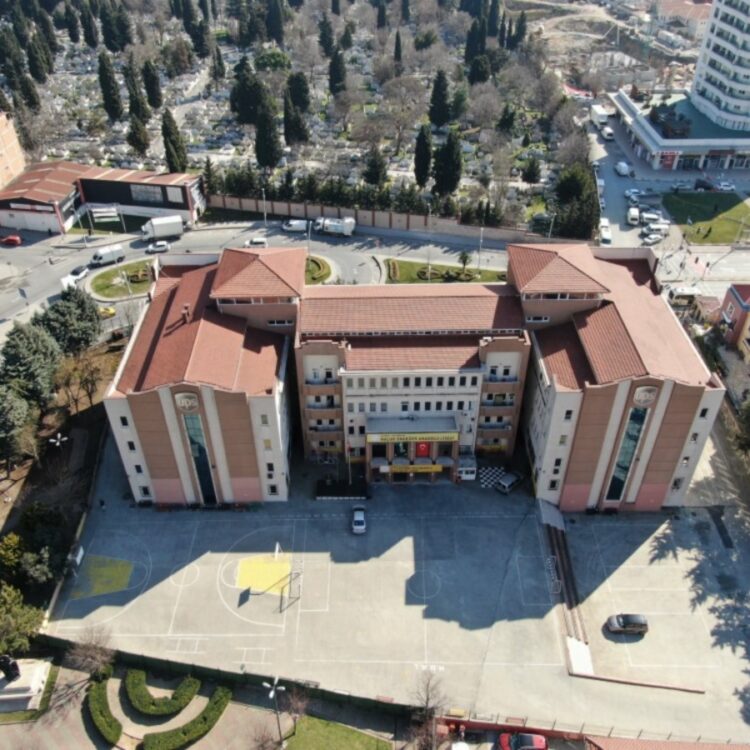 HALUK ÜNDEĞER ANADOLU LİSESİ