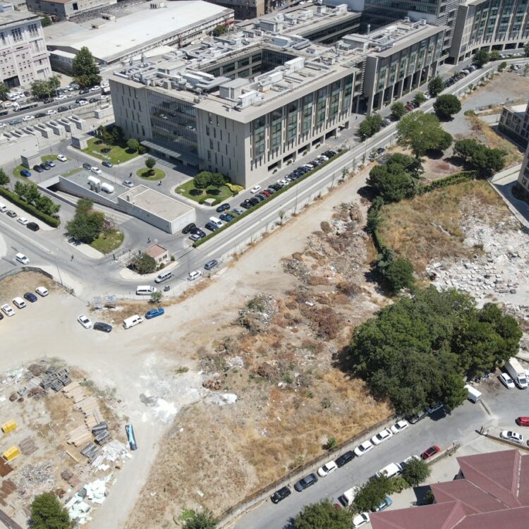 Davutpaşa Caddesi Parkı